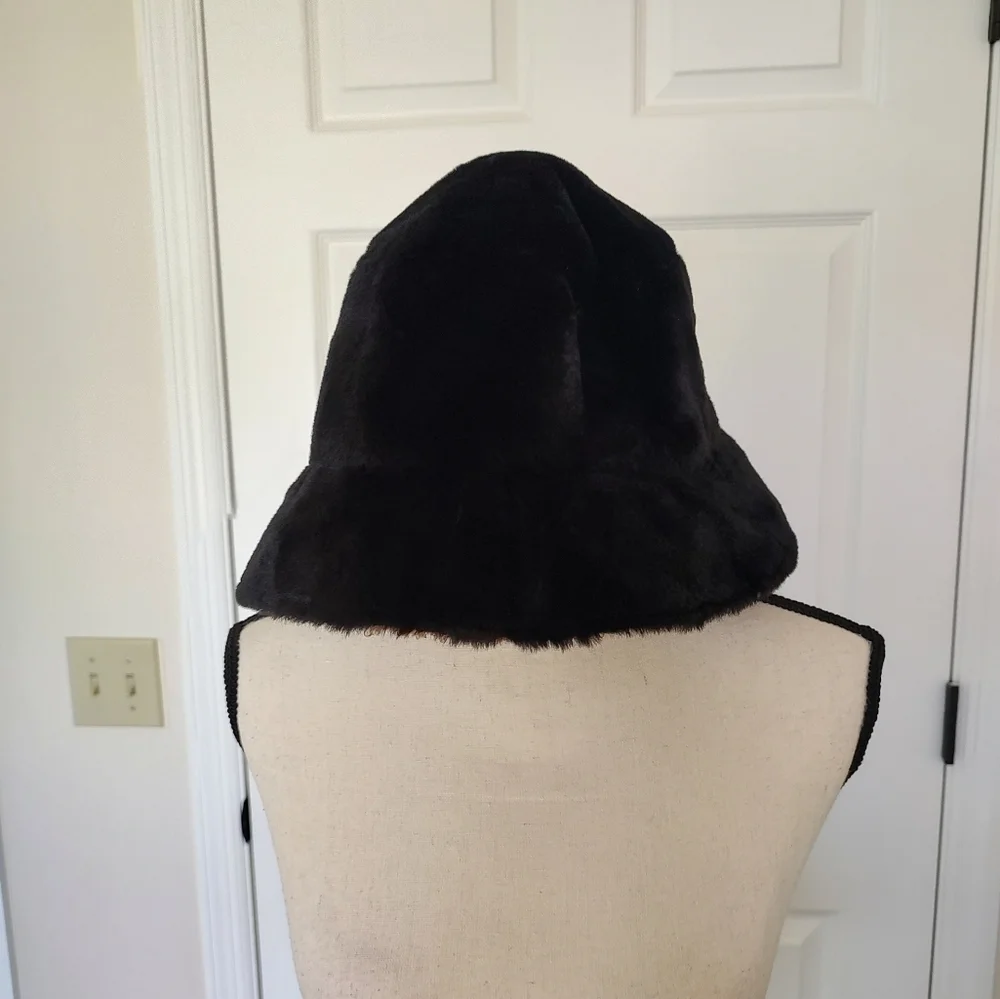 Sprigs Reversible Adjustable Bucket Hat Black And Carmel NWT